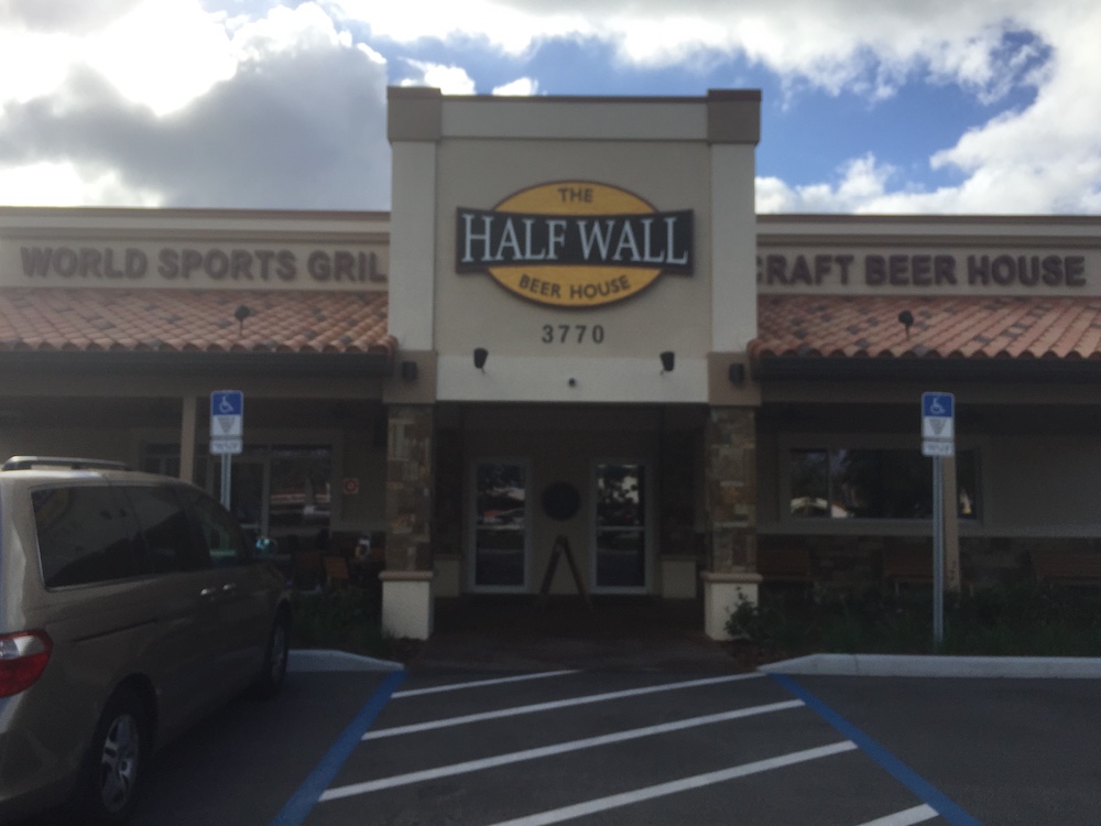 the-half-wall-craft-beer-house