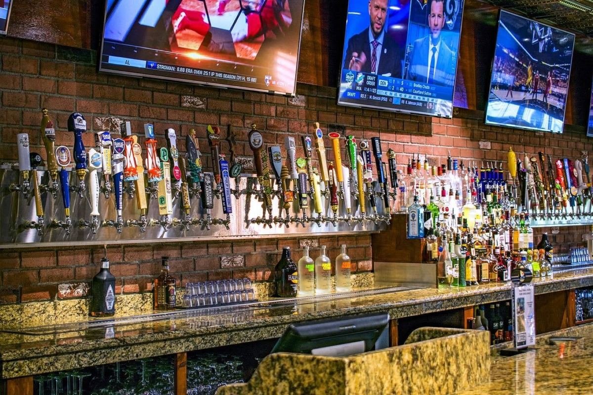 Rotating guest taps at The Half Wall